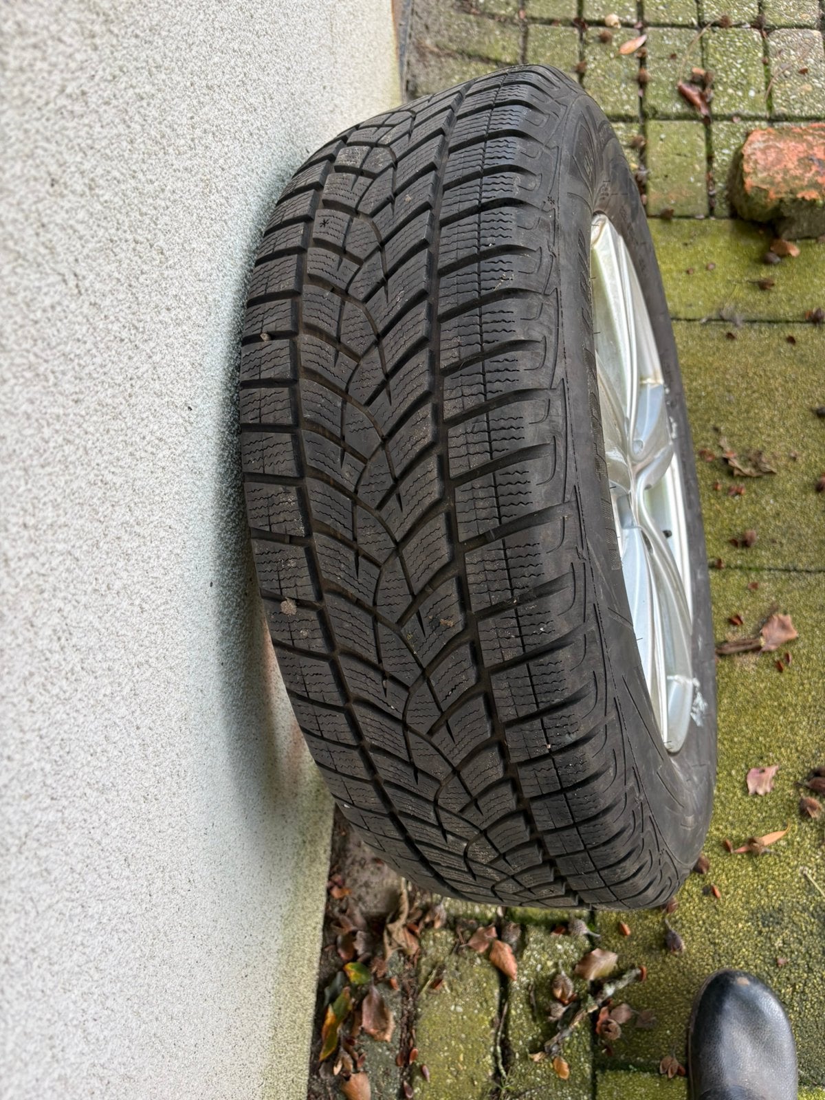 Goodyear winterbanden met velg SUV 225/65R17, Auto diversen, Ophalen, Zo goed als nieuw