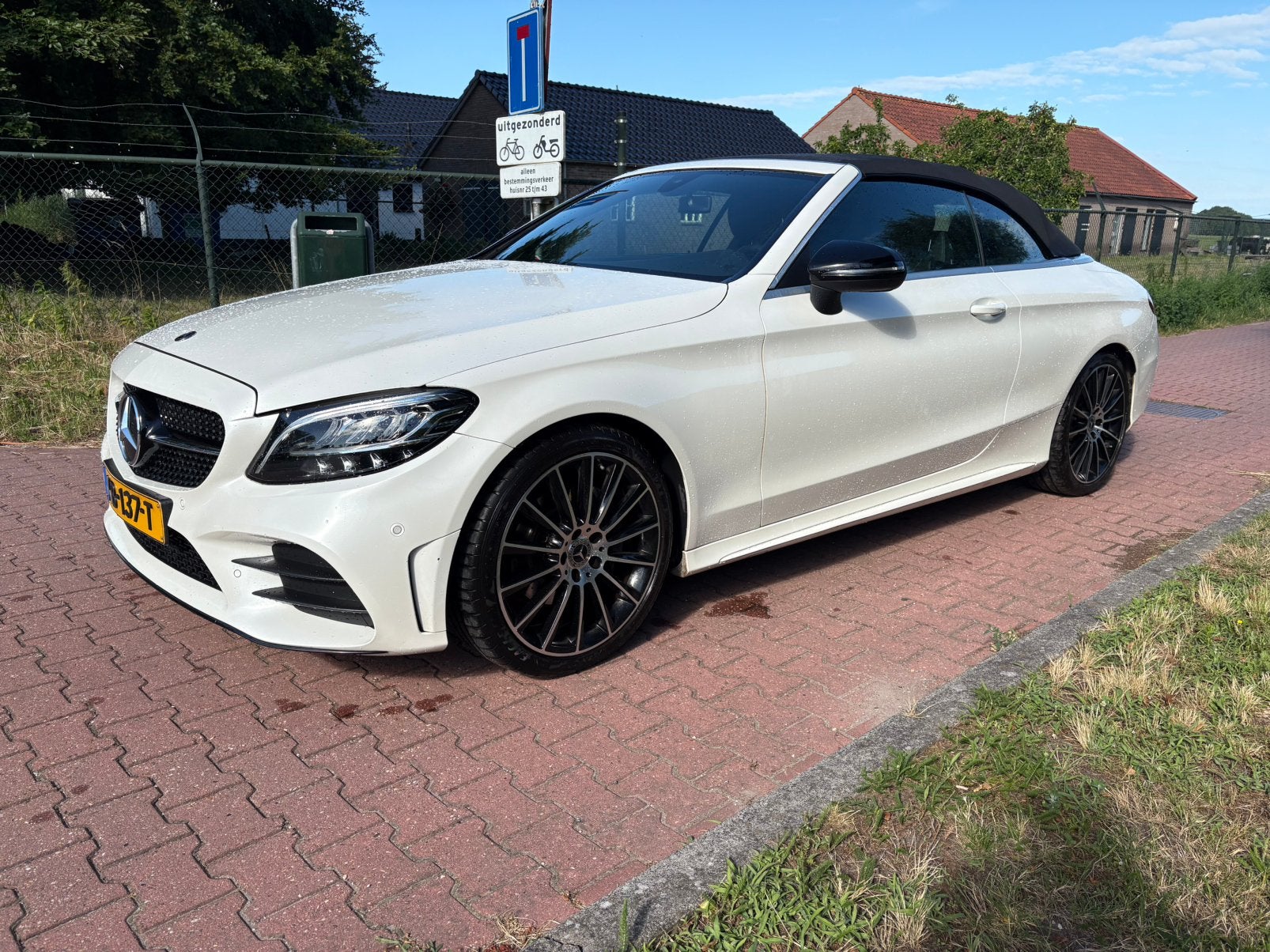Mercedes-Benz C-Klasse C200 184pk 9G-TRONIC 2018 Wit, Auto's, Mercedes-Benz, 1800 kg, 4 cilinders, Cabriolet, 4 stoelen