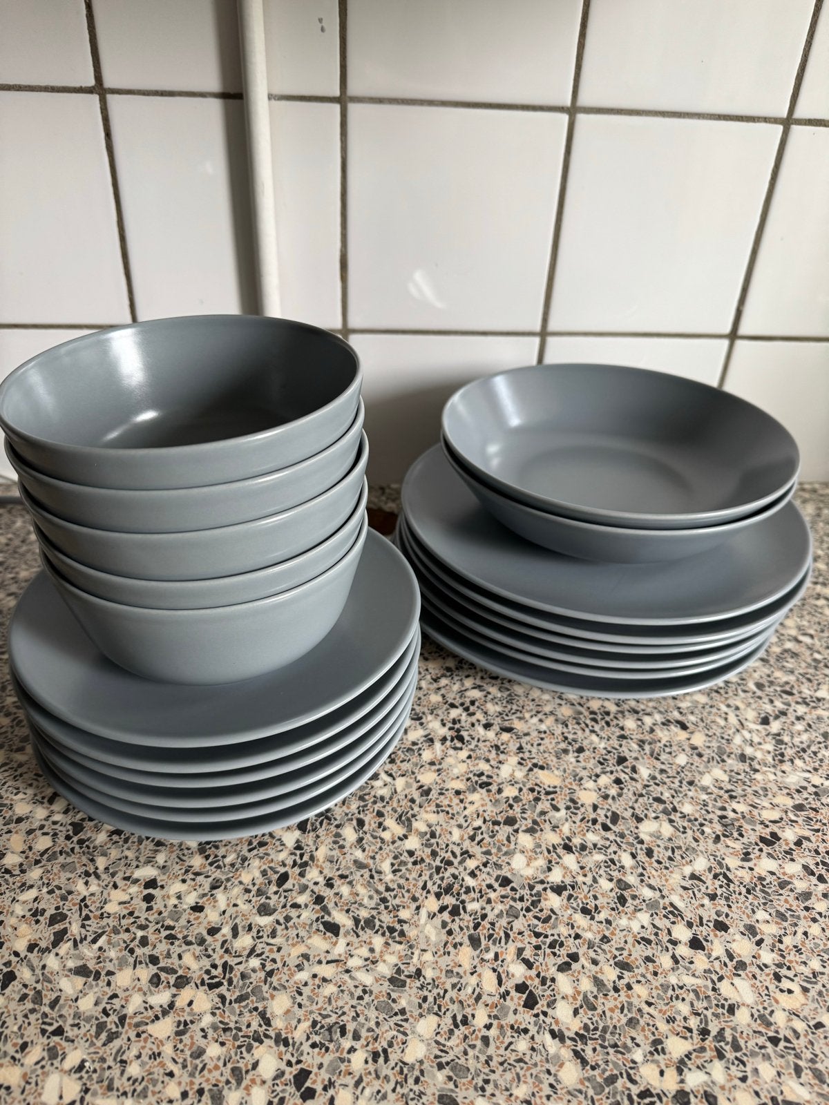 IKEA Servies Set - Blauwgrijs met lichte gebruikssporen, Huis en Inrichting, Keuken | Servies, Ophalen, Gebruikt, IKEA, Overige stijlen