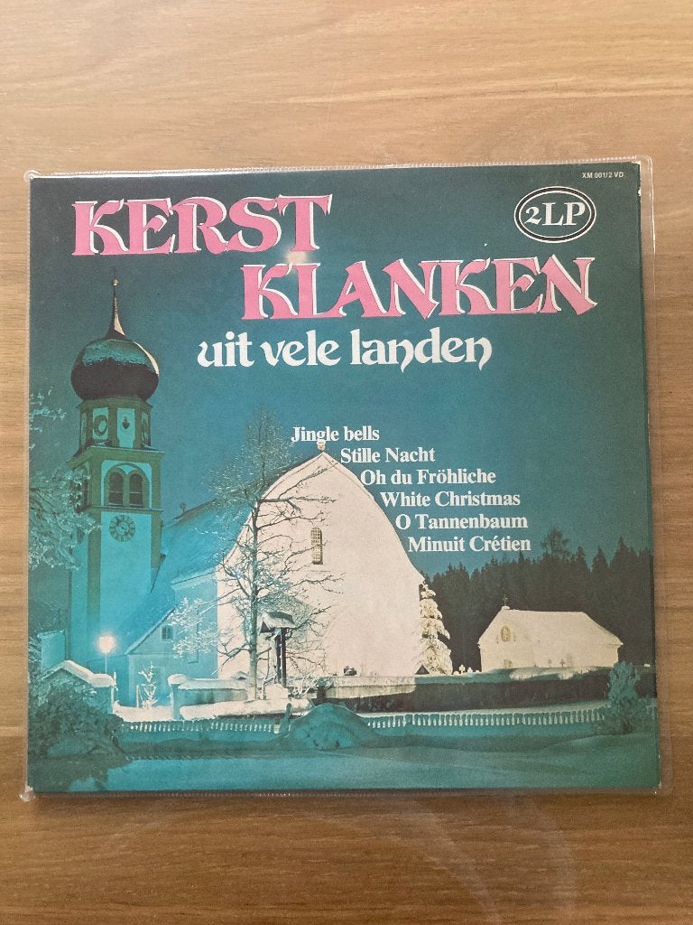 Kerst Klanken uit vele landen 2LP - Kerstmuziek Vinyl, Overige genres, Ophalen of Verzenden, Zo goed als nieuw, Beschermende buitenhoes