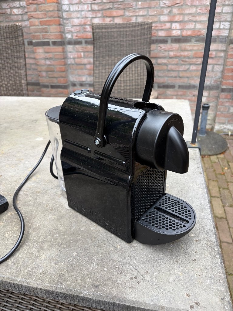 Nespresso Magimix Inissa, Ophalen, Espresso apparaat, Zo goed als nieuw, 1 kopje