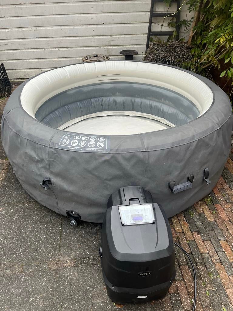 Intex Spa Whirlpool opblaasbare jacuzzi 6 persoons, Ophalen, Gebruikt, Filter, Opblaasbaar