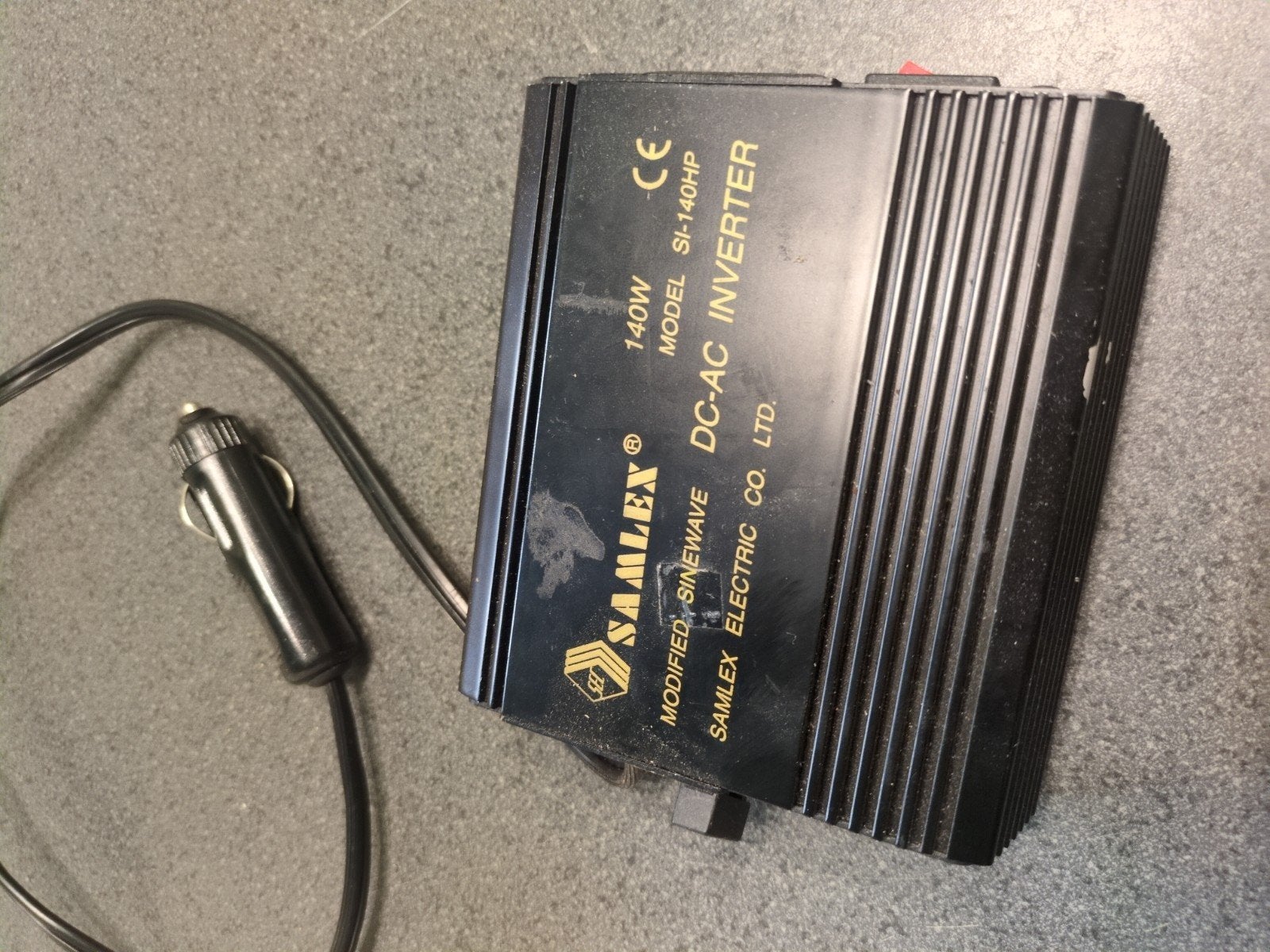 Samlex SI-140HP DC-AC Omvormer 140W, Ophalen of Verzenden, Gebruikt