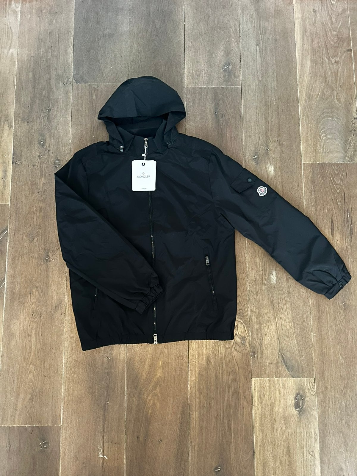 Moncler windbreaker (Nieuwstaat), Kleding | Heren, Jassen | Zomer, Verzenden, Nieuw, Maat 52/54 (L), Zwart