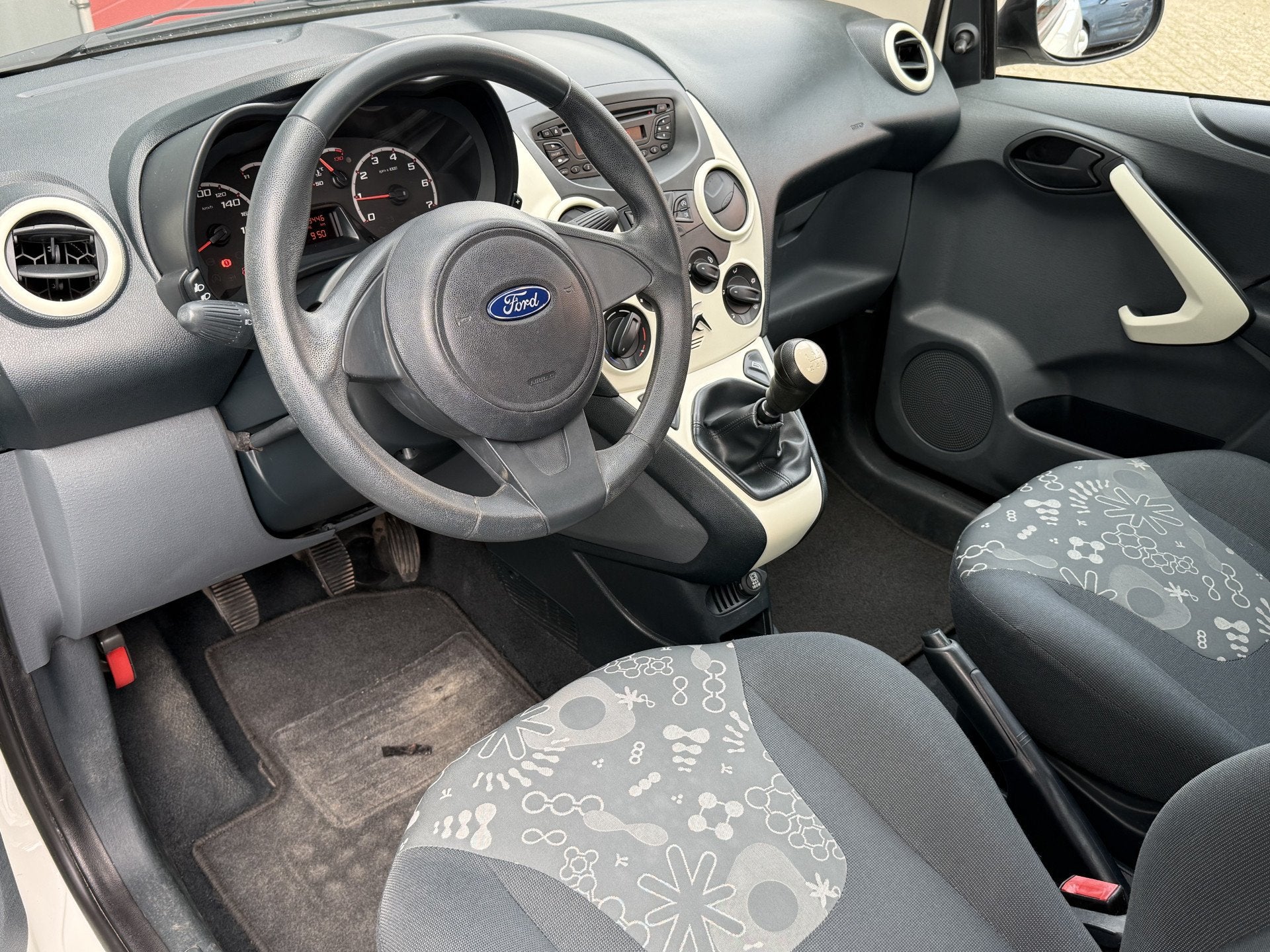 Ford Ka BWJ 2014 1.2 Style 70 PK start/stop RADIO | AIRCO, Voorwielaandrijving, Stof, Gebruikt, 4 cilinders