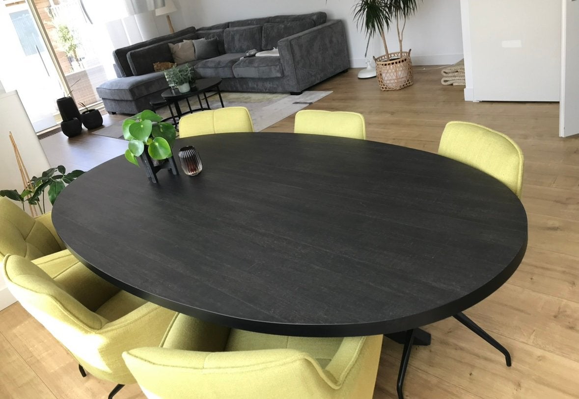 Ovale tafel met luxe eetstoelen van OForm bieden naar waarde, Ophalen, 100 tot 150 cm, Zo goed als nieuw, 150 tot 200 cm
