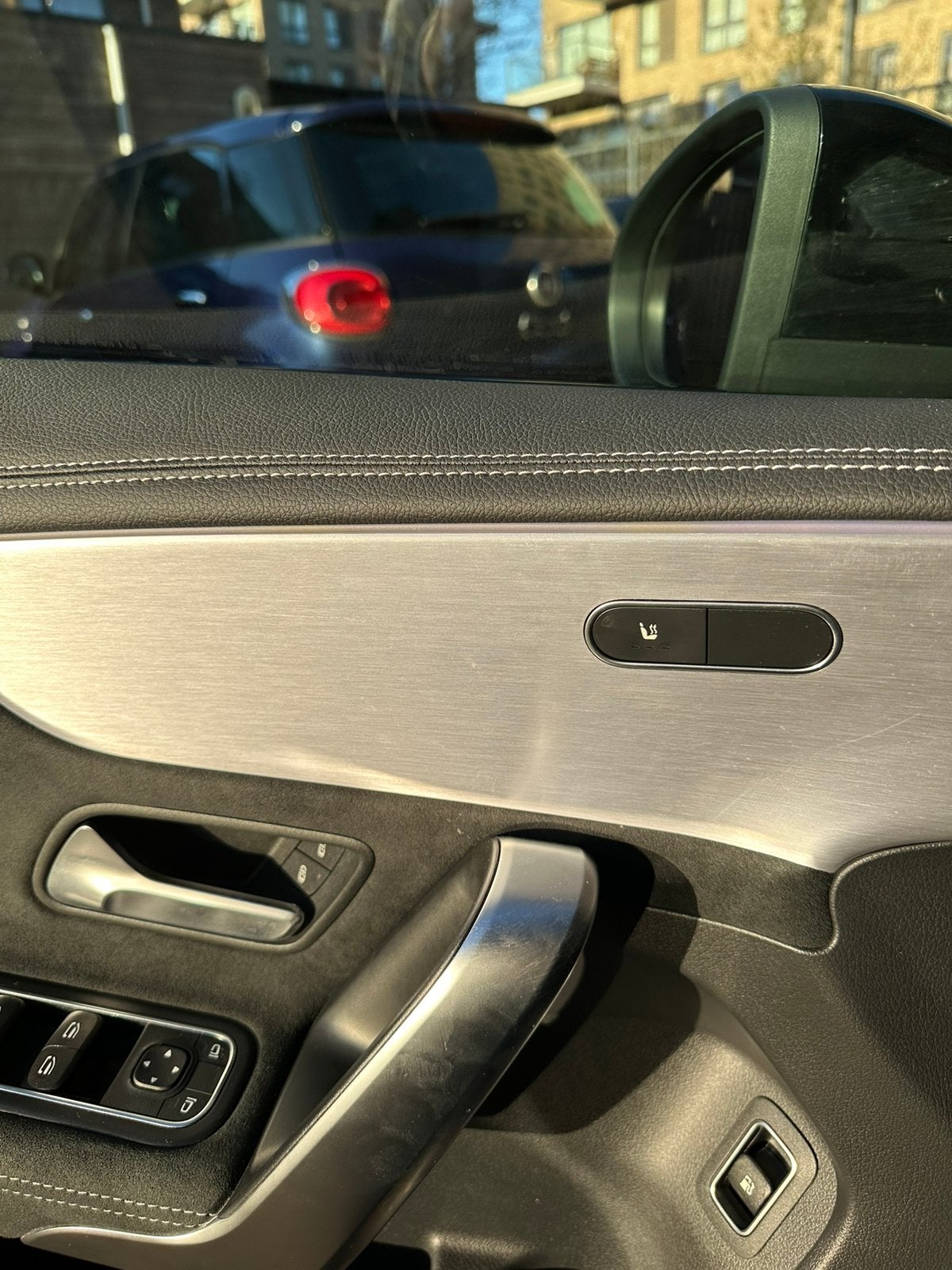 Foto 13 van Mercedes-Benz A-Klasse A 250 e 218pk 8G-DCT 2020 Zwart