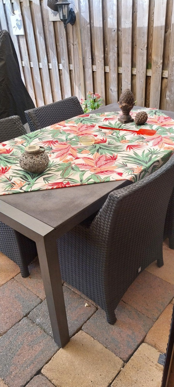 gratis Wicker tuinset met 4 stoelen en tafel, Tuin en Terras, Tuinsets en Loungesets, Ophalen, 4 zitplaatsen, Gebruikt, Wicker