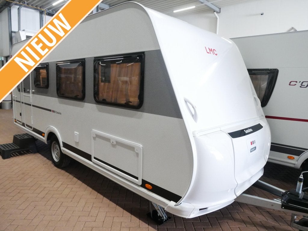 LMC Sassino 470 K NU MET GRATIS MOVER., Caravans en Kamperen, Caravans, Schokbreker, Dwarsbed, Bedrijf, Treinzit