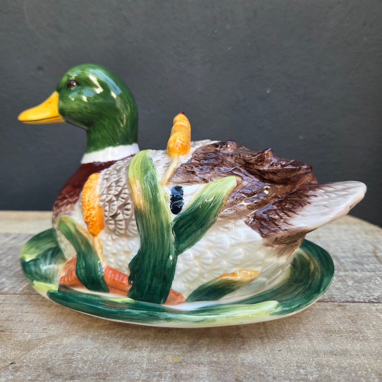 Brocante Barbotine Aardewerk Schaal met Stolp Eend, Antiek en Kunst, Ophalen of Verzenden