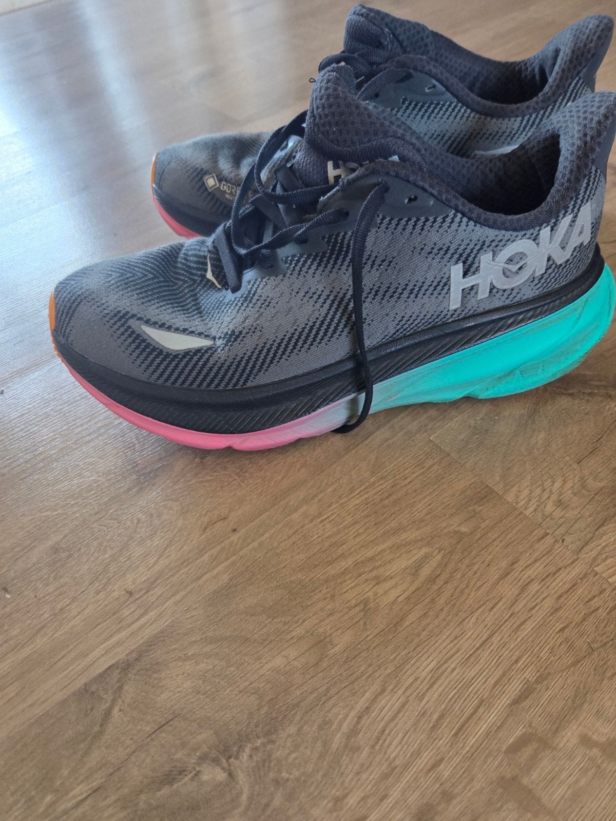 Hoka hardloopschoenen - Maat 40 2/3, Kleding | Dames, Hoka, Sportschoenen, Ophalen of Verzenden, Grijs