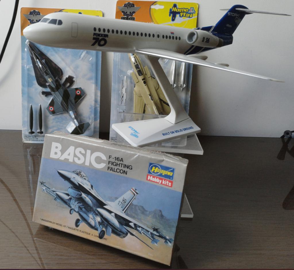 model vliegtuigjes, Overige merken, 1:72 tot 1:144, Verzenden, Zo goed als nieuw