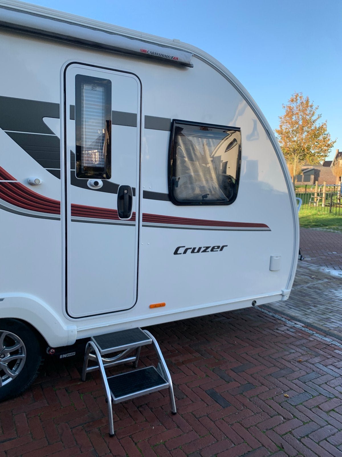 Sprite Cruzer 2020 met nieuwe airco, bijna niet gebruikt, Caravans en Kamperen, Rondzit, Airco, Particulier, Sprite