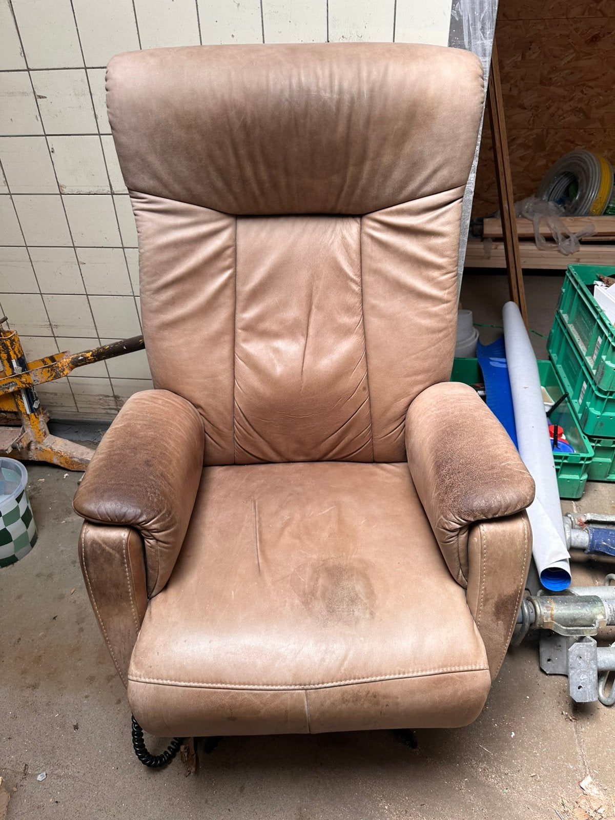 Leren, elektrische Prominent stoel, Ophalen, Gebruikt, 50 tot 75 cm, Leer