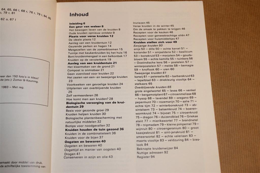 Kruiden Kweken in de Bio-tuin — Handleiding met 150 Foto\'s, Boeken, Ophalen of Verzenden, Gelezen, Tuinieren en Tuinplanten