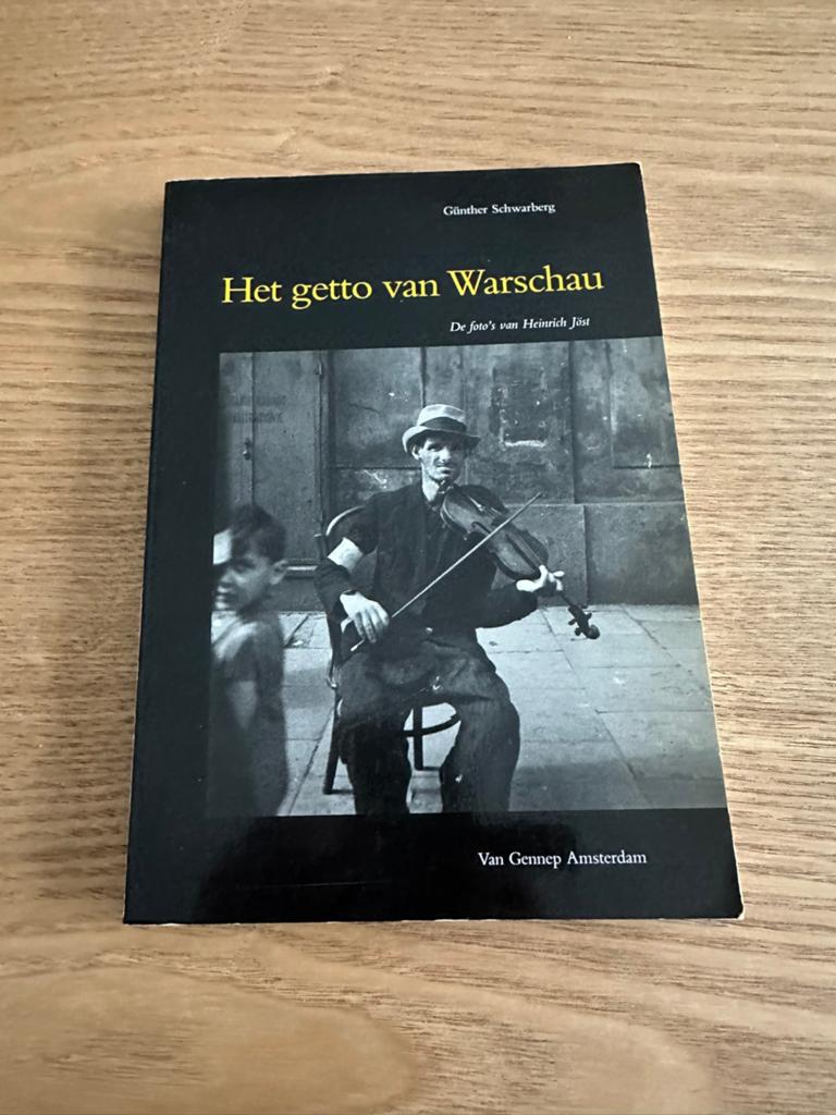 Het getto van Warschau  Günther Schwarberg, Ophalen of Verzenden, Gelezen