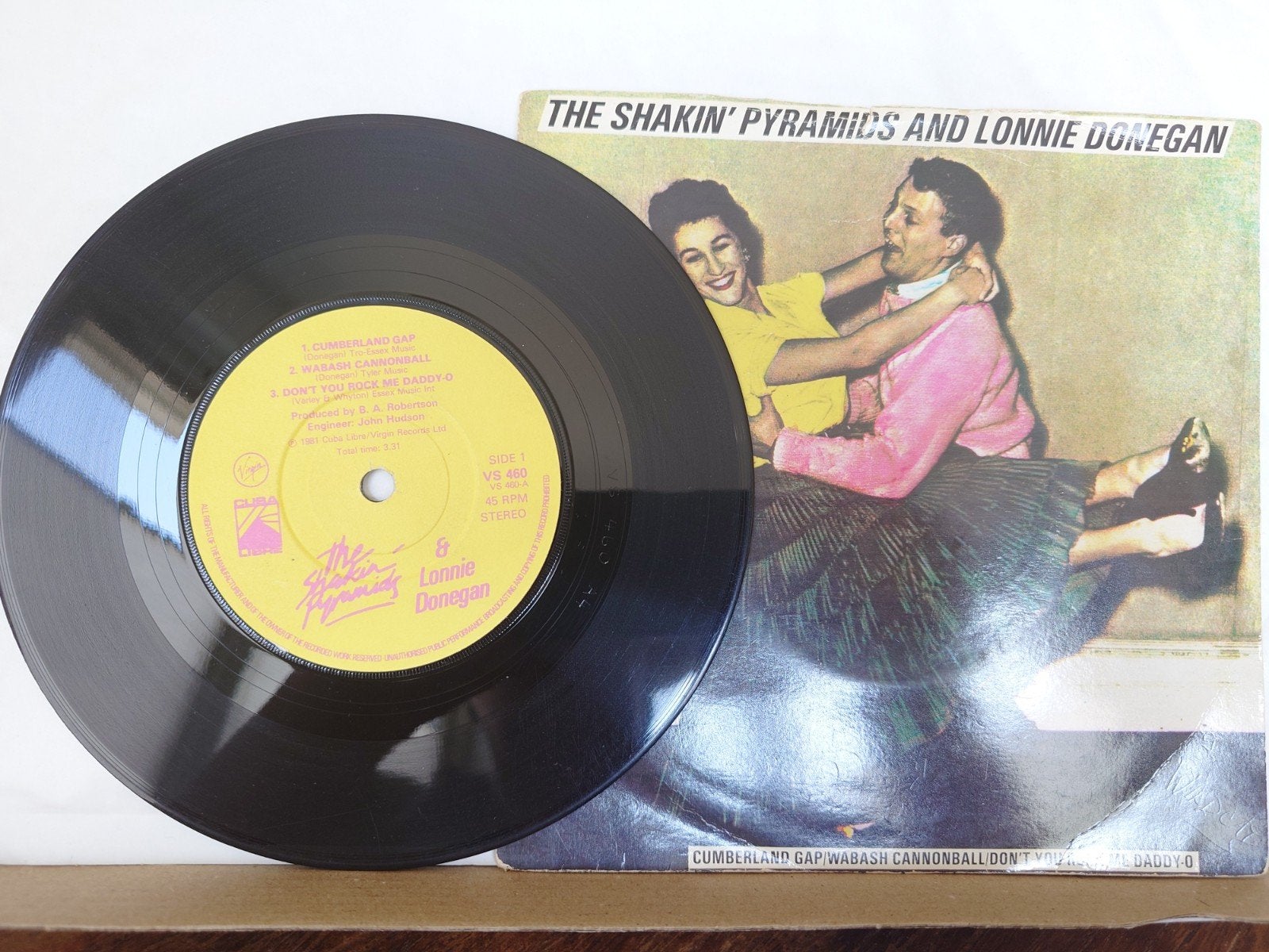 Skiffle Lonnie Donegan 4 singles 2x met fotohoes, Gebruikt, Verzenden, Overige genres, 7 inch