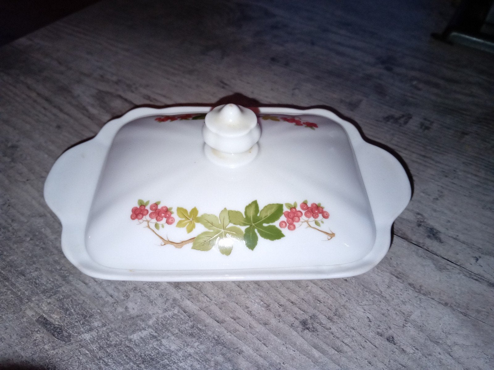Vintage Winterling Bavaria botervloot met bessen decor, Ophalen of Verzenden