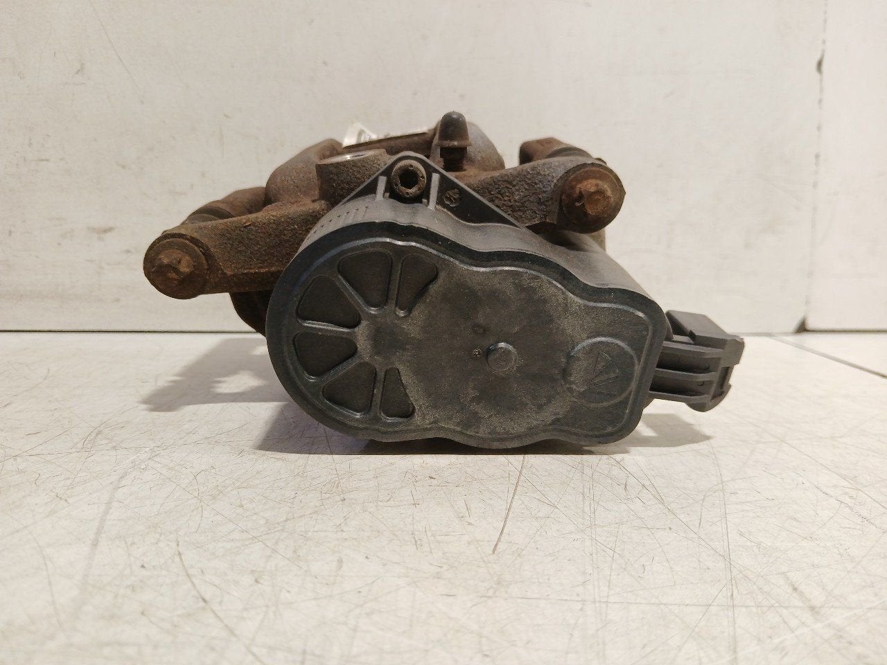 Remklauw links achter Opel Corsa, Onderdelen@venauto.nl, Van der Ven Autorecycling B.V., Gebruikt, Ettenseweg 76, 4706 PB Roosendaal, The Netherlands