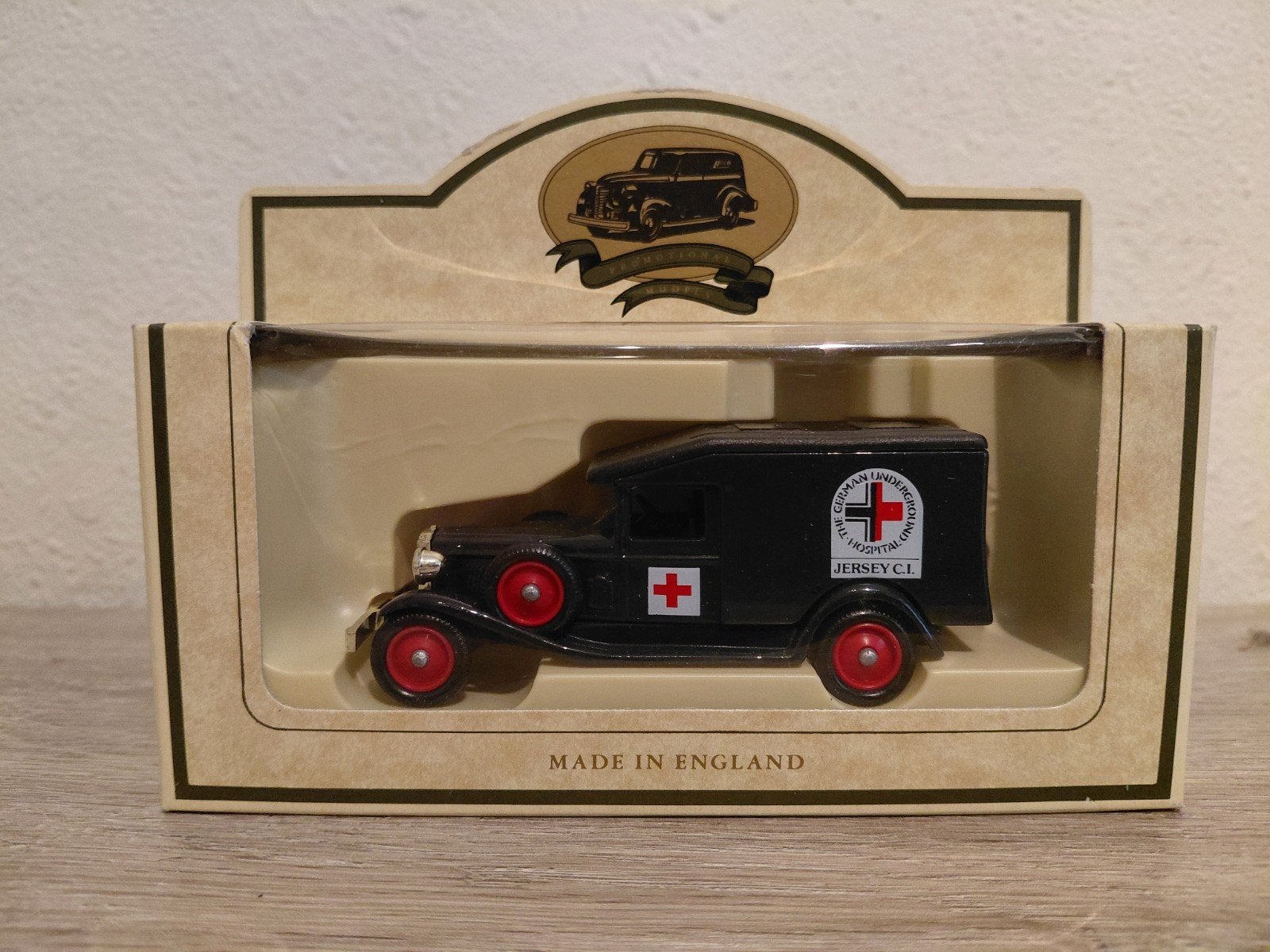 Ambulance 'The German Underground Hospital', Verzenden, Nieuw, Groter dan 1:32, Auto