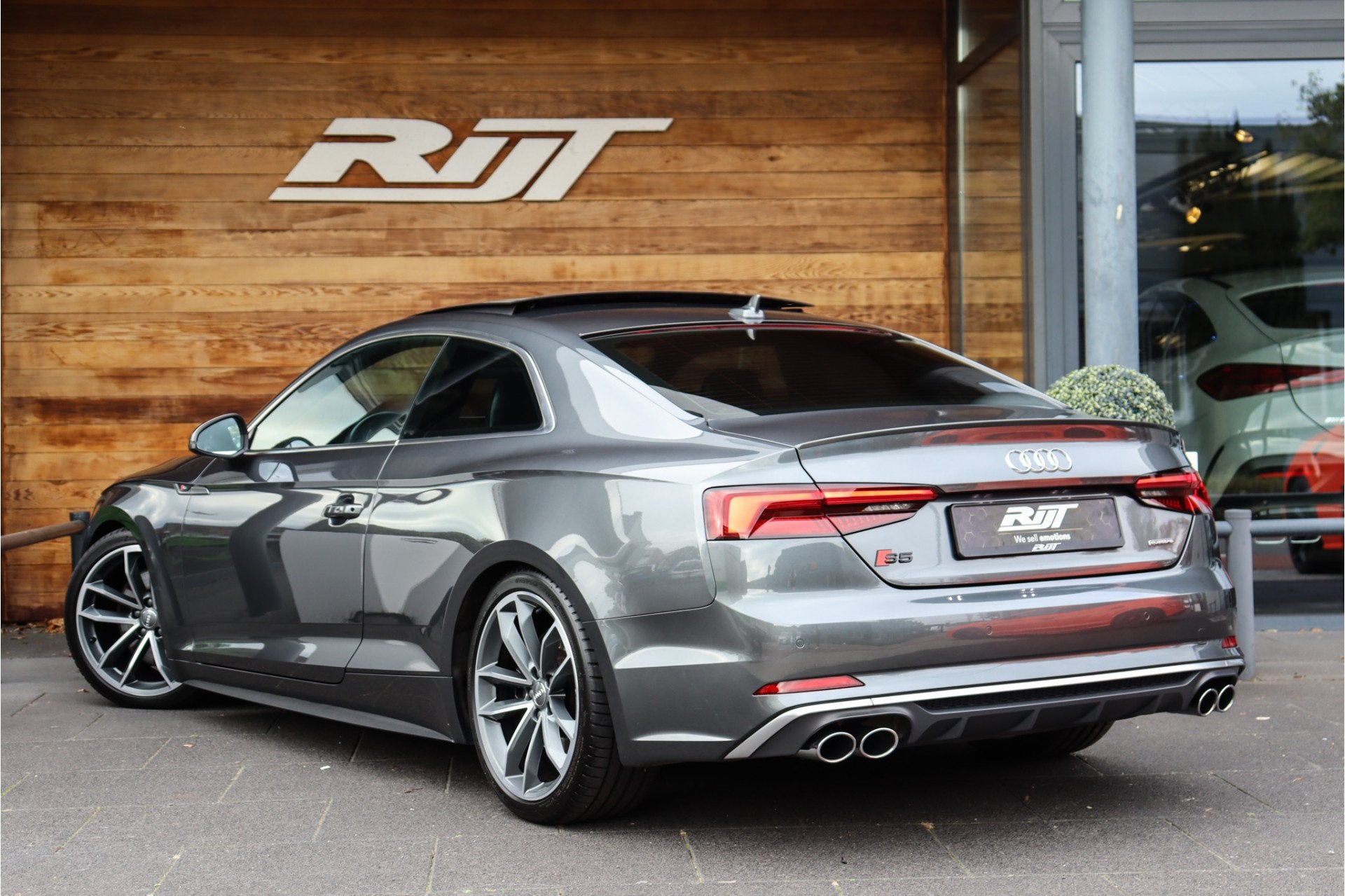 Audi S5 3.0 V6 TFSI quattro NL AUTO *Pano/Virtual/Sport Stoe, Automaat, Gebruikt, 2995 cc, 4 stoelen