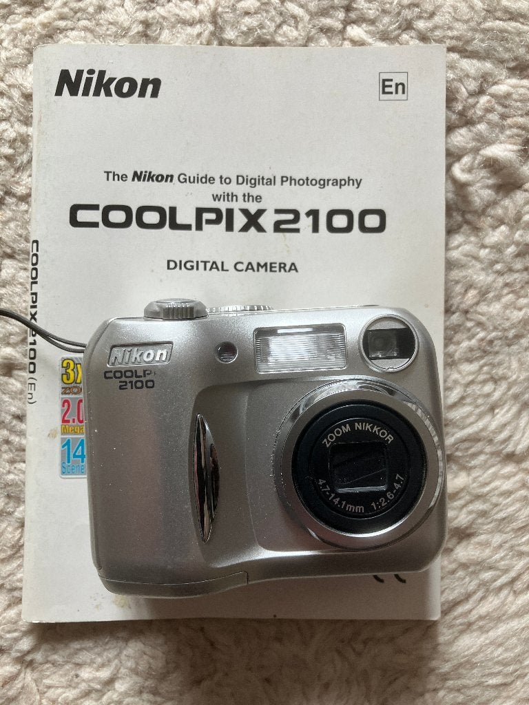 Nikon Coolpix 2100 Digitale Camera, Ingebouwde flitser, Gebruikt, 2 megapixels, Ophalen of Verzenden