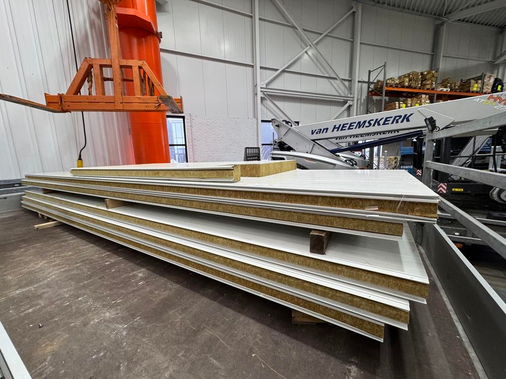 Steenwol sandwichpanelen 100mm - 3x 5650mm, Ophalen, Gebruikt, Steenwol, 15 m² of meer