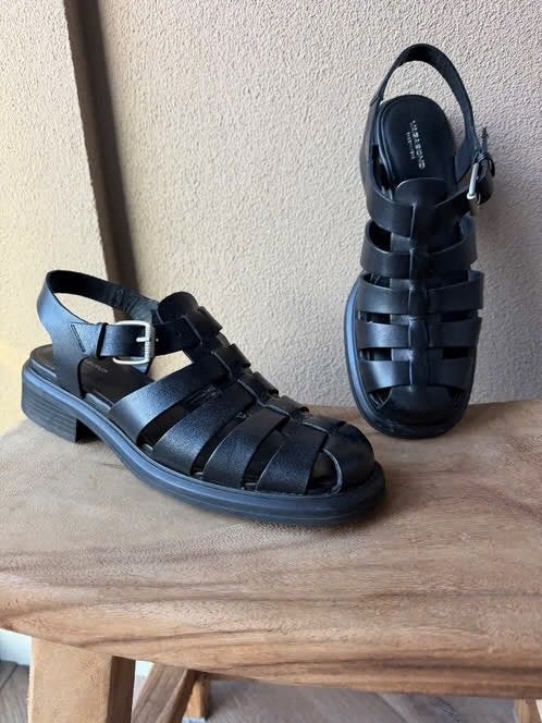 zwarte leren sandalen Bijenkorf sandaal Vagebond maat 40, Kleding | Dames, Schoenen, Zwart, Zo goed als nieuw, Vagabond, Sandalen of Muiltjes