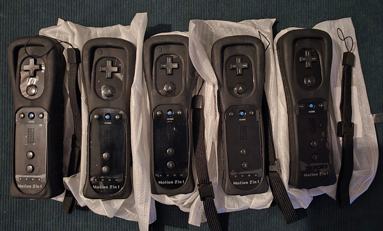 Wii Motion 2in1 Controllers - Zwart nieuw, Spelcomputers en Games, Ophalen of Verzenden, Nieuw, Met 3 controllers of meer