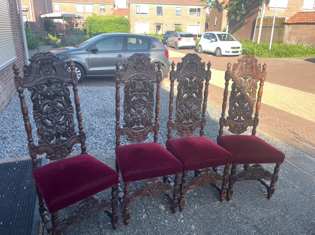 Zeer mooi bewerkte eethoek moet 4 stoelen, Antiek en Kunst, Ophalen of Verzenden