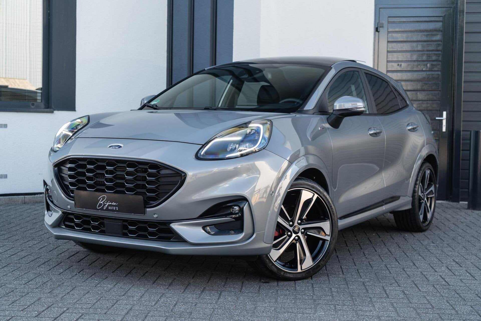 Ford Puma 1.0 EcoBoost Hybrid ST-Line X PANO / TREKHAAK / 19, 125 pk, Zwart, Leder en Stof, 23 km/l