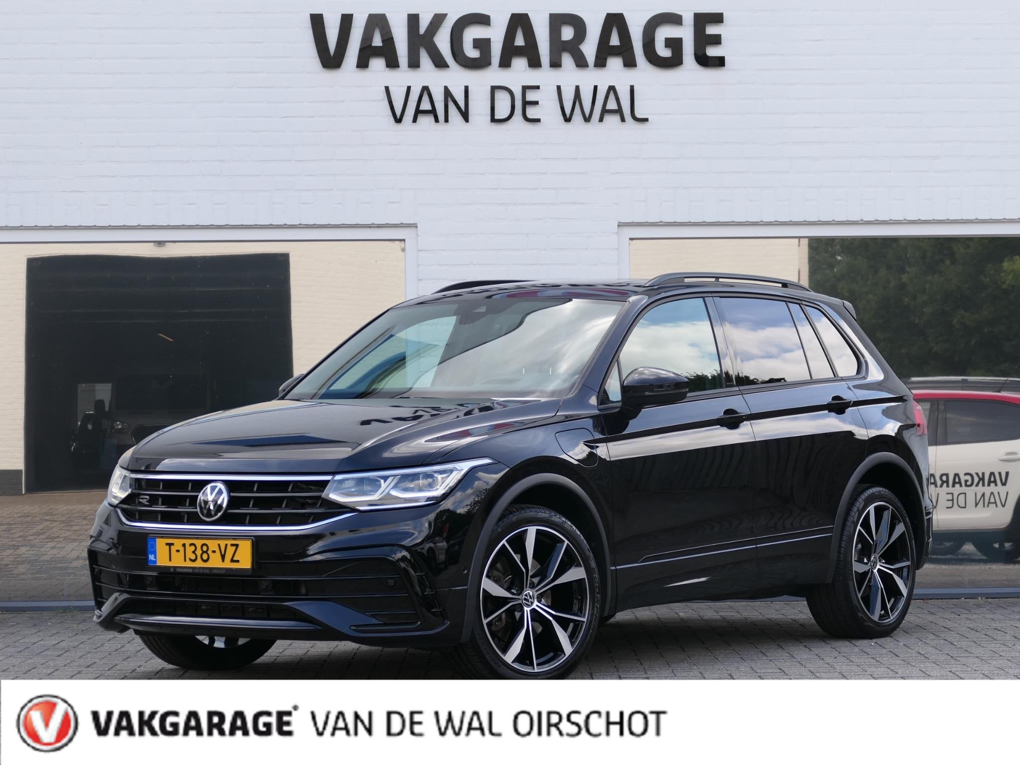 Volkswagen Tiguan 1.4 TSI eHybrid R-Line Business+ | Leder |, Auto's, 4 cilinders, Zwart, Automatische klimaatregeling, Hybride Elektrisch/Benzine