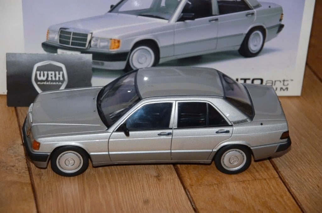 1:18 MERCEDES 190 E 2.0 silver Autoart 76134 in box WRH, Hobby en Vrije tijd, Modelauto's | 1:18, Verzenden, Zo goed als nieuw