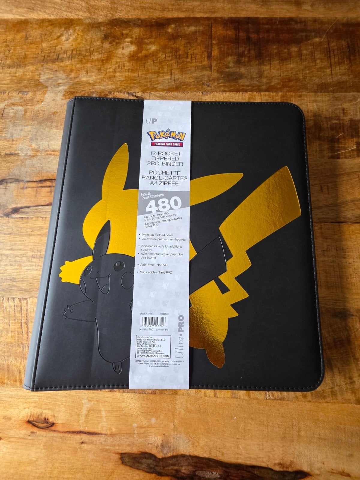 Ultra Pro binder pikachu 480K, Hobby en Vrije tijd, Verzenden, Zo goed als nieuw, Boek of Catalogus