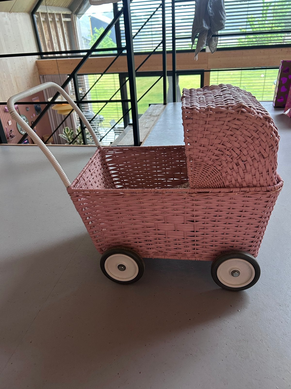 Olli Ella Poppenwagen - Roze rieten design, Ophalen, Zo goed als nieuw, Overige typen