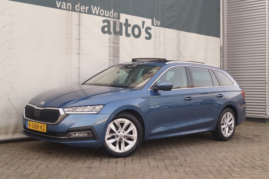 Skoda Octavia Combi 1.0 TSI 110pk DSG Business Edition Plus, Auto's, Skoda, Automaat, Automatische klimaatregeling, Stof, Gebruikt