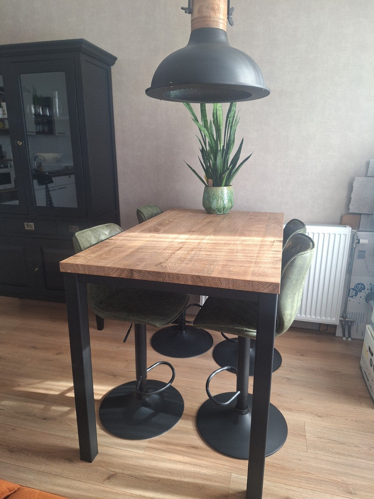 Hoge eettafel met 4 barkrukken - Industrieel design, 100 tot 150 cm, 50 tot 100 cm, Zo goed als nieuw, Vier personen