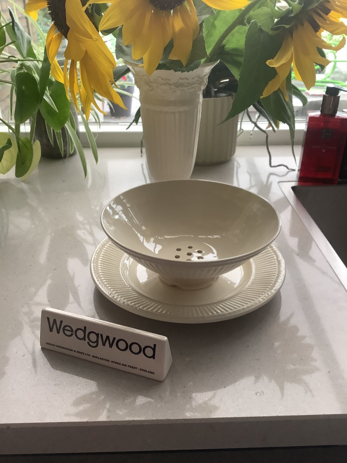 Fruittest met onderbord WEDGWOOD EDME ., Huis en Inrichting, Keuken | Servies, Overige typen, Ophalen of Verzenden, Zo goed als nieuw