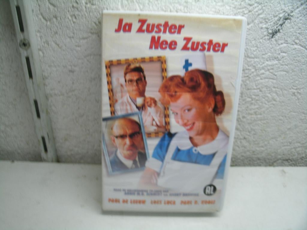 vhs 114a ja zuster nee zuster, Alle leeftijden, Ophalen of Verzenden, Gebruikt