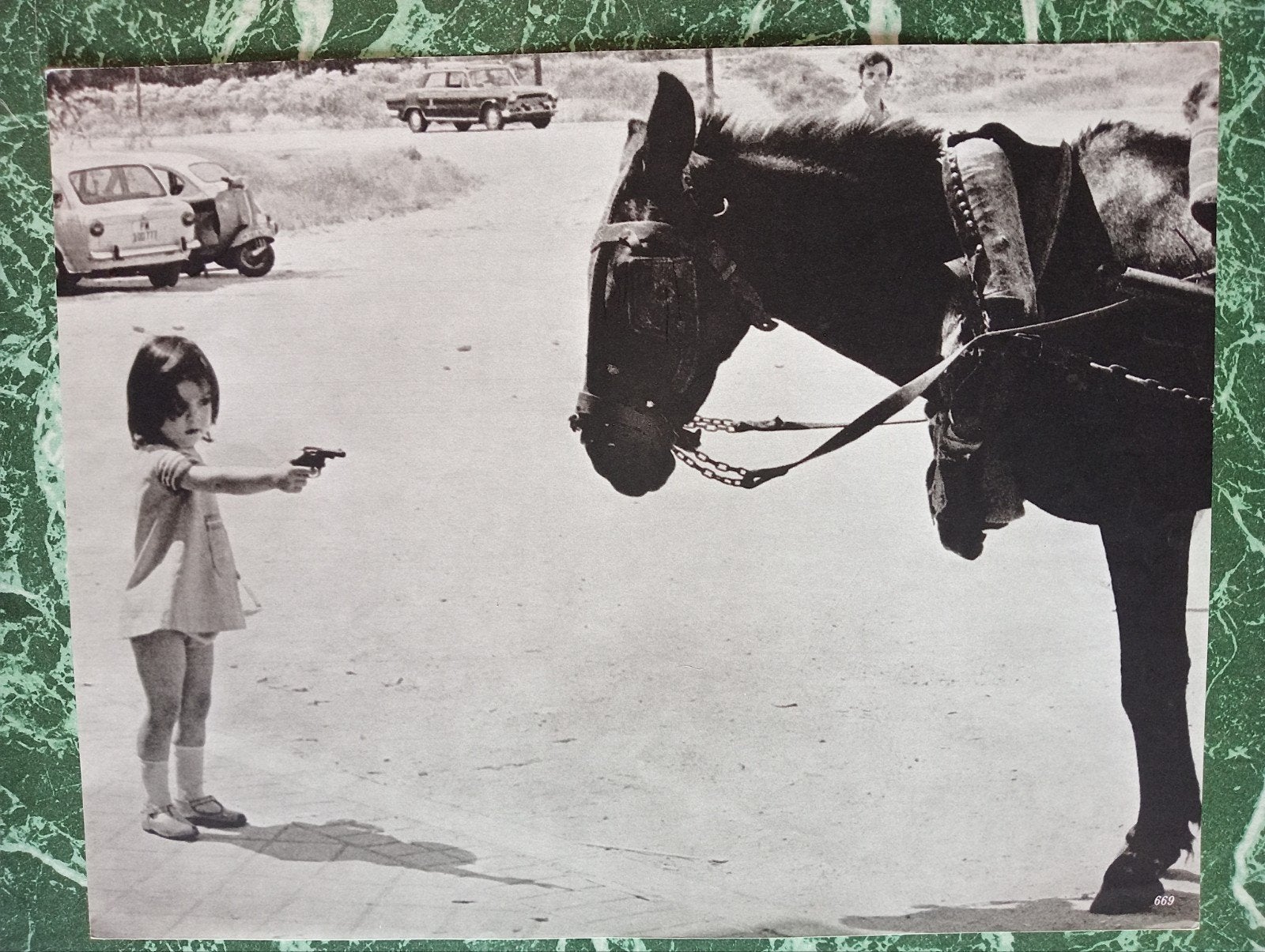 Fotogravure ca 1970 Kind Paard Speelgoedpistool, Ophalen of Verzenden, 1960 tot 1980