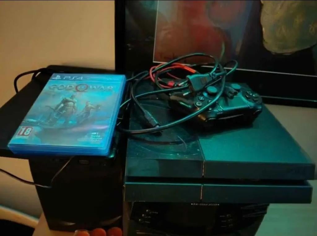 Playstation 4 + Games Only Pick Up, 1 speler, Zo goed als nieuw, Vanaf 3 jaar, Ophalen