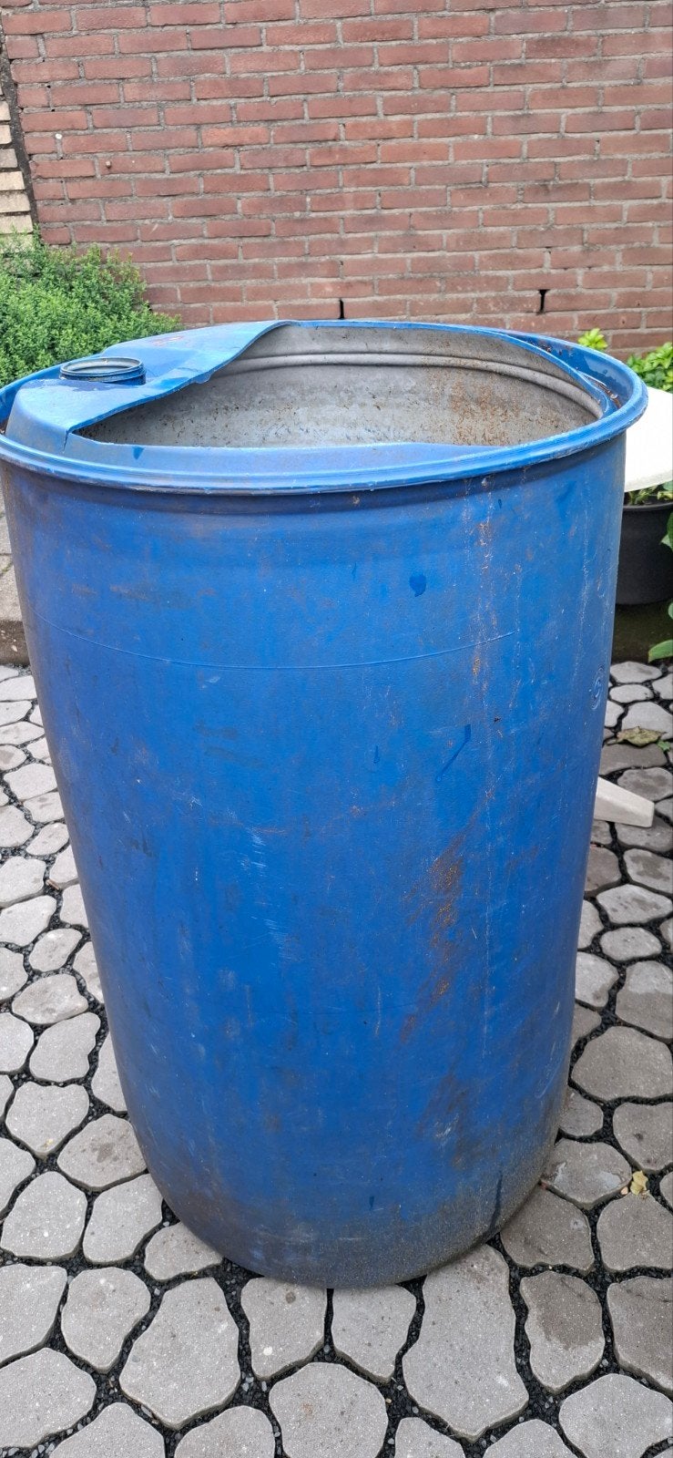 Blauwe regenton met riolering aansluiting, Tuin en Terras, Regentonnen, Ophalen, Kunststof, Gebruikt, Met kraantje
