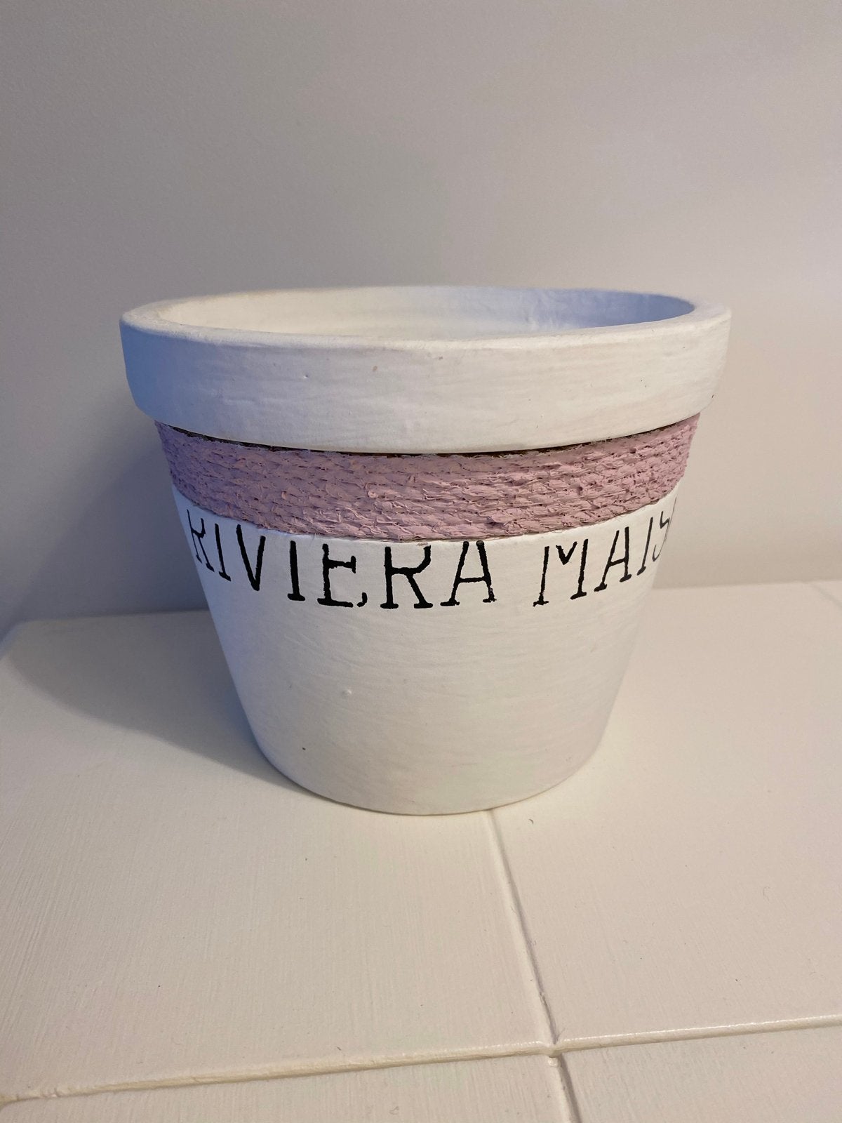 Rivièra Maison Bloempot - Wit met Roze Detail, Rond, Binnen, Ophalen of Verzenden, Zo goed als nieuw