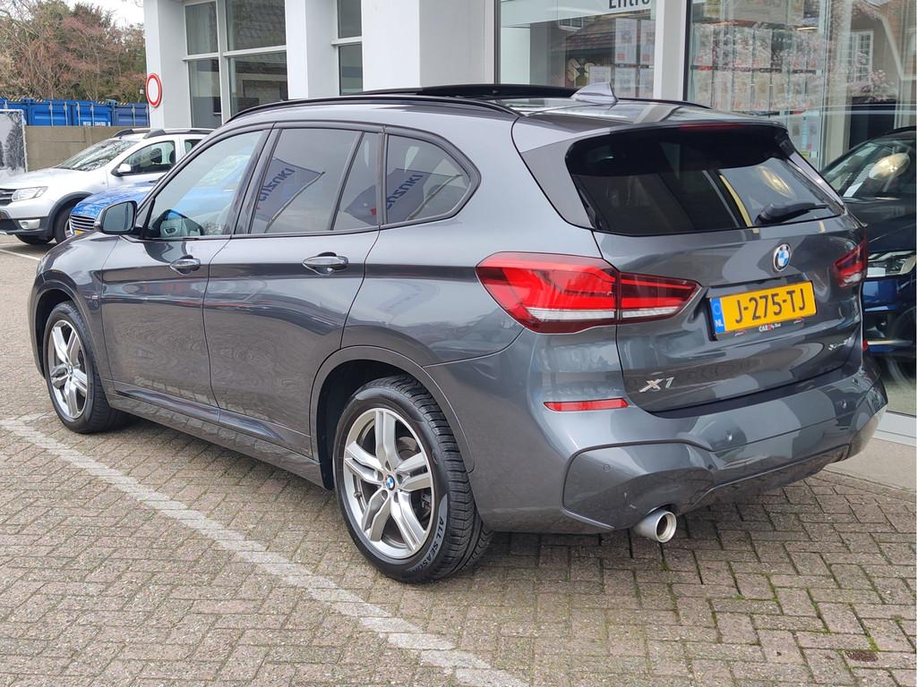 BMW X1 SDRIVE18i HIGH EXECUTIVE AUT. Open dak | Alarmsysteem, 12 maanden, Gebruikt, Leder, 19 km/l
