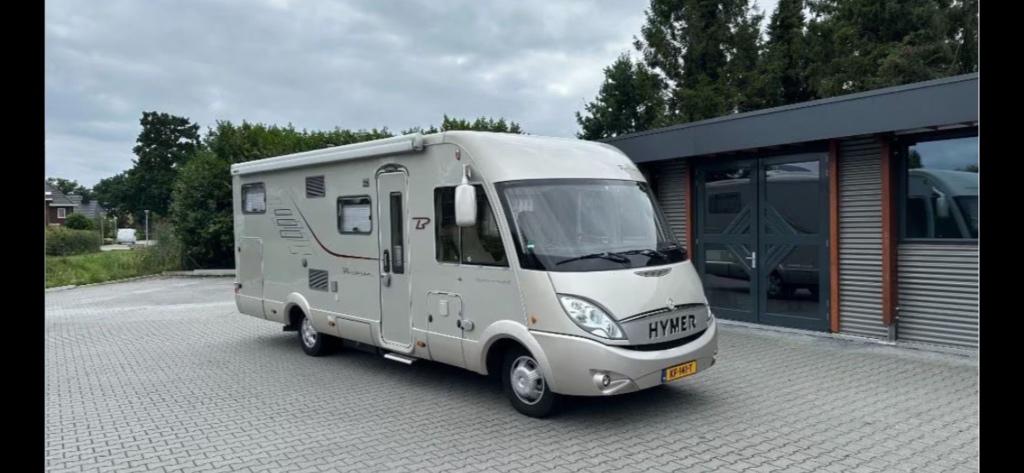 Hymer B 675 SL Mercedes Aut Levelsysteem VOL OPTIES, Caravans en Kamperen, Campers, Ringverwarming, 7 tot 8 meter, Diesel, Particulier