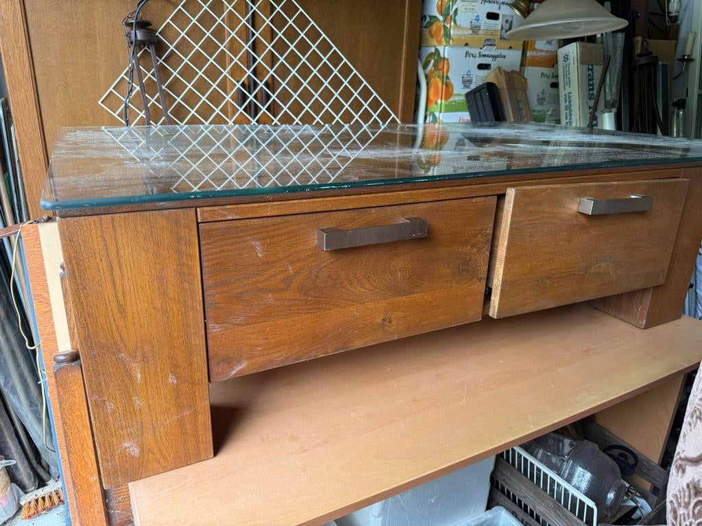Mooie tafel met glazenblad, Huis en Inrichting, Kasten | Dressoirs, Ophalen of Verzenden, Zo goed als nieuw
