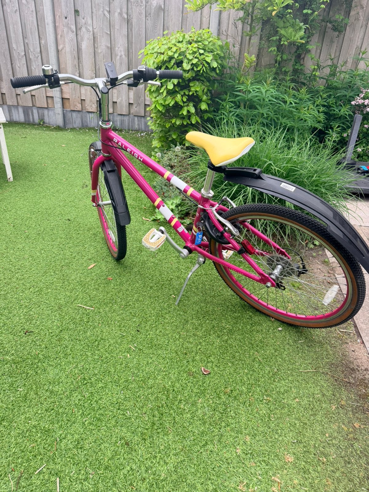 Raleigh sportieve roze kinderfiets 24 inch, zo goed als nieu, Velgrem, Versnellingen, Zo goed als nieuw, Minder dan 47 cm