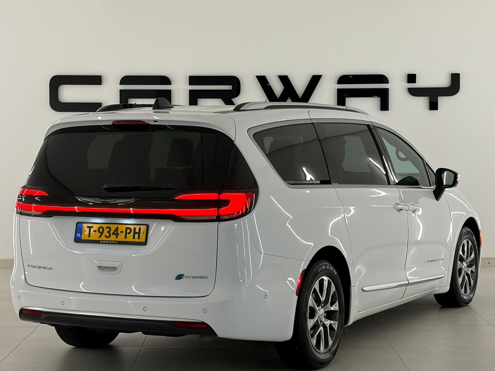 Chrysler Pacifica 3.6 V6 Hybride Pinnacle (bj 2023), Auto's, Chrysler, Automaat, Dealer onderhouden, Gebruikt, Euro 6