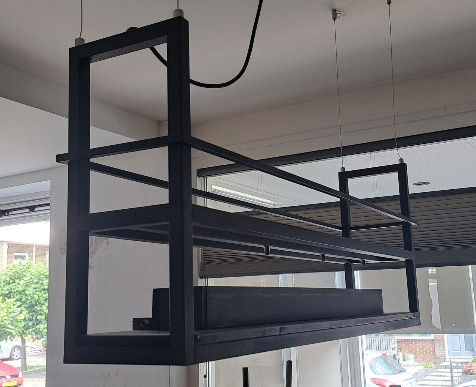 Moderne Zwarte Hanglamp met Geïntegreerde Spots, Ophalen, Modern, Industrieel, Overige fittingen, Zo goed als nieuw