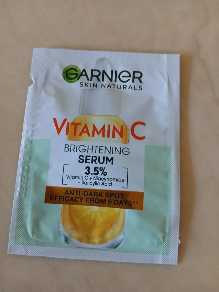Garnier Skin Naturals Vitamine C Brightening Serum 1.5ml, Ophalen of Verzenden, Nieuw, Gehele gezicht, Verzorging